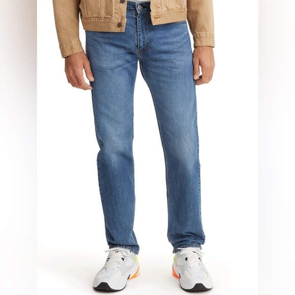 Levi - Mens 505
Regular Fit Stretch Jeans
Fremont Drop Shot, Medium
Wash - 30x30 - Picture 3 of 8